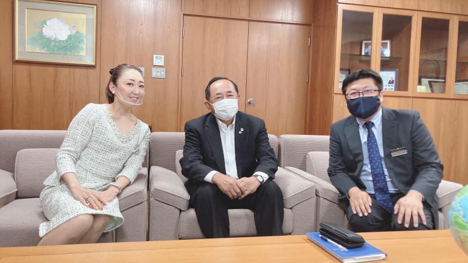 西田会長と釣専任幹事が阪神化成工業株式会社殿を訪問いたしました。