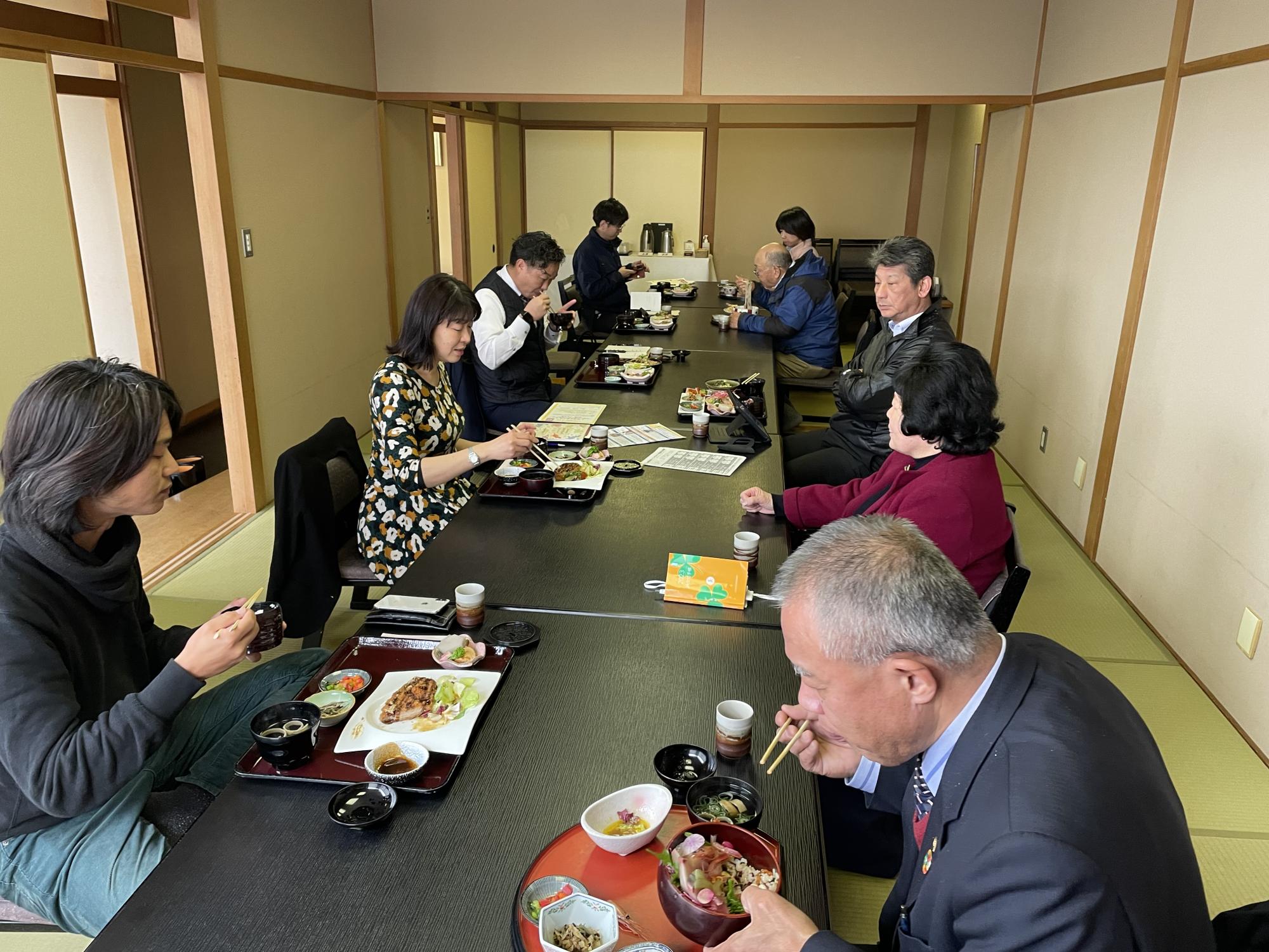 2/15 にいかわ倫理法人会 役員ランチミーティング